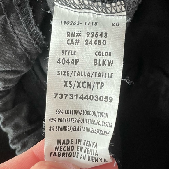 Black 🖤Cherokee Women Scrub Set 🏥 - Picture 4 of 13